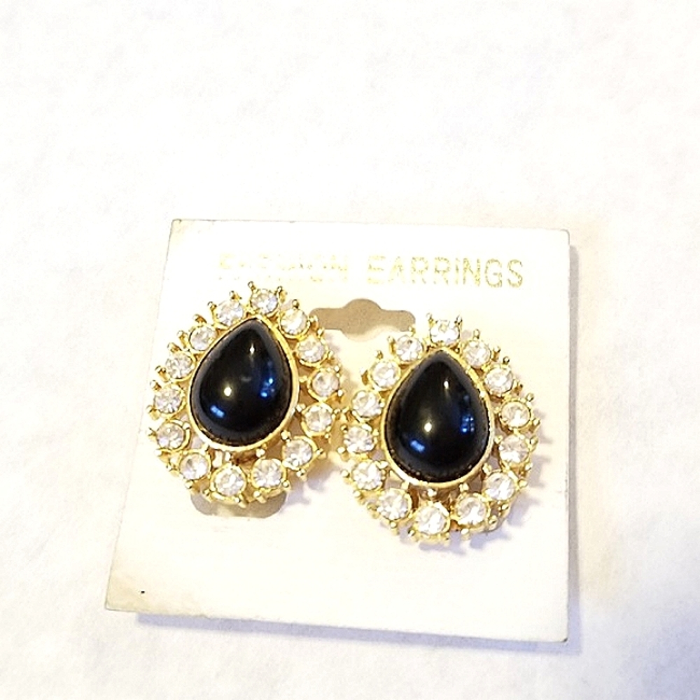 💜 Gold & Onyx Pear Shaped Earrings